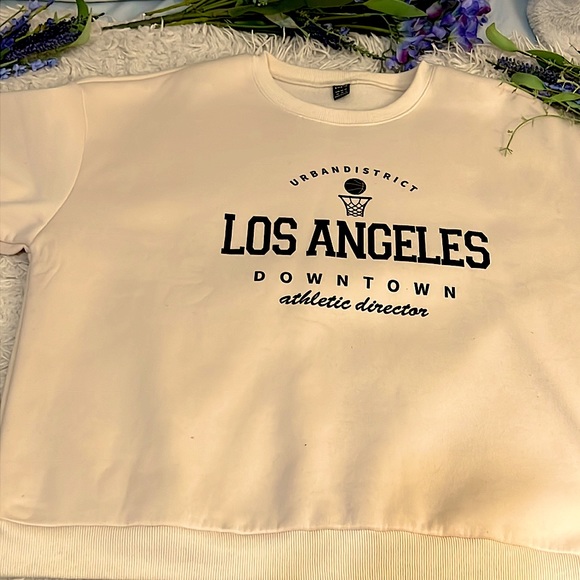 Oversized sweatshirt in cream - Picture 5 of 8